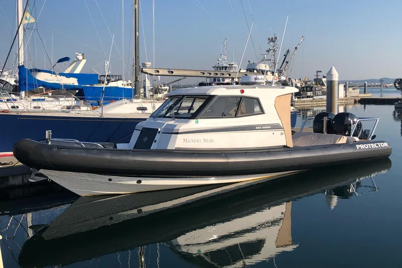 Maneki Neko Yacht Photos Pics ACTUAL BOAT