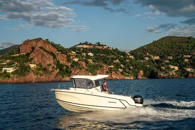 2025 Quicksilver 625 Pilothouse