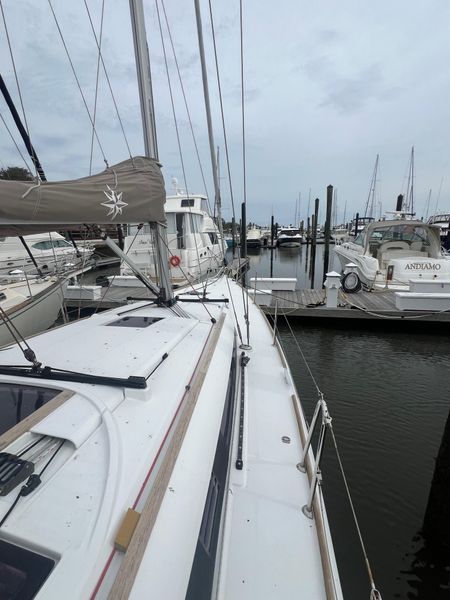 2014 Jeanneau Sun Odyssey 379