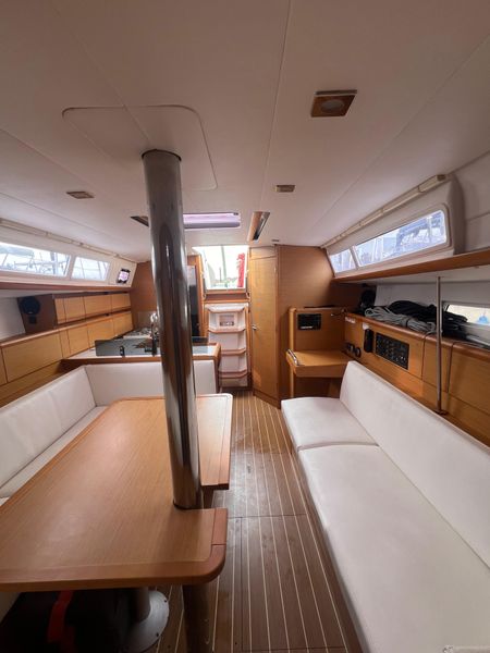 2014 Jeanneau Sun Odyssey 379