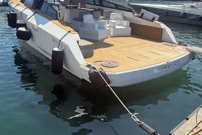 2016 Evo Yachts R4