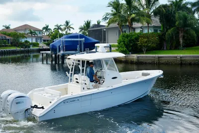 Cobia 301 CC