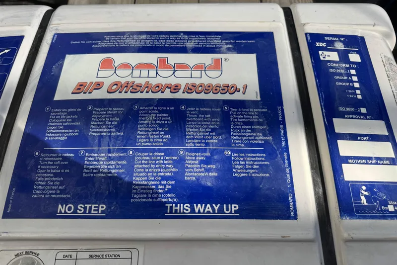 Apres-sea Yacht Photos Pics Instruction label on Bombard BIP Offshore ISO9650-1, Lagoon 380 S2, 2012 model.