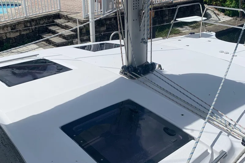 Vida Mar Yacht Photos Pics 