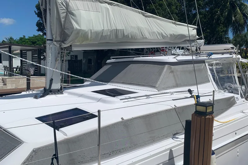 Vida Mar Yacht Photos Pics 