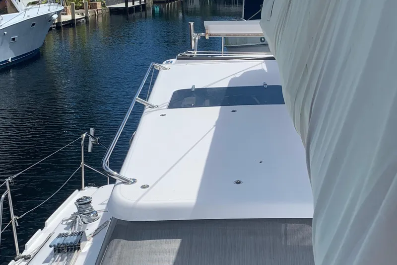 Vida Mar Yacht Photos Pics 