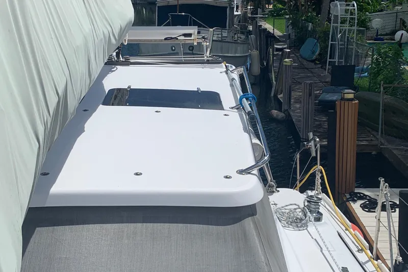 Vida Mar Yacht Photos Pics 