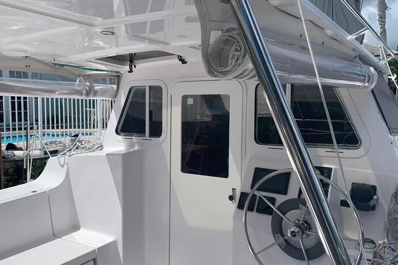 Vida Mar Yacht Photos Pics 