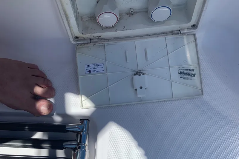 Vida Mar Yacht Photos Pics 