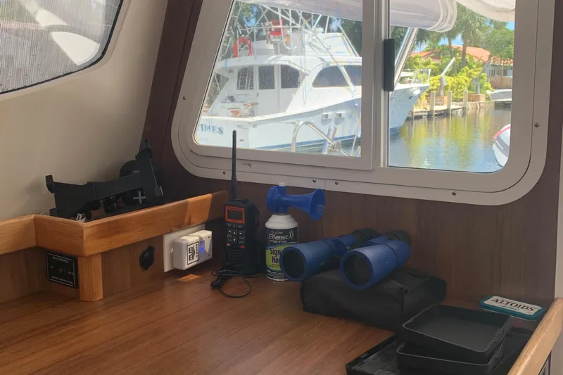 Vida Mar Yacht Photos Pics 