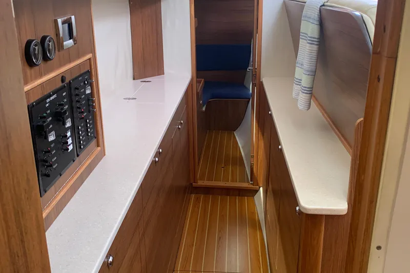 Vida Mar Yacht Photos Pics 