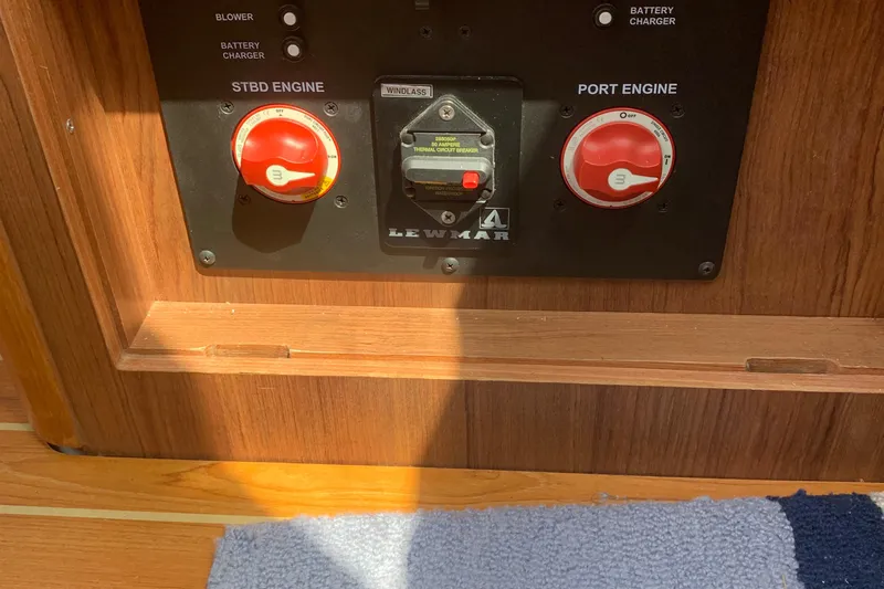 Vida Mar Yacht Photos Pics 