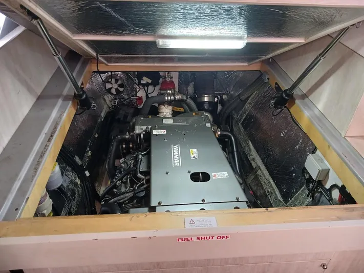 Whimsea II Yacht Photos Pics 