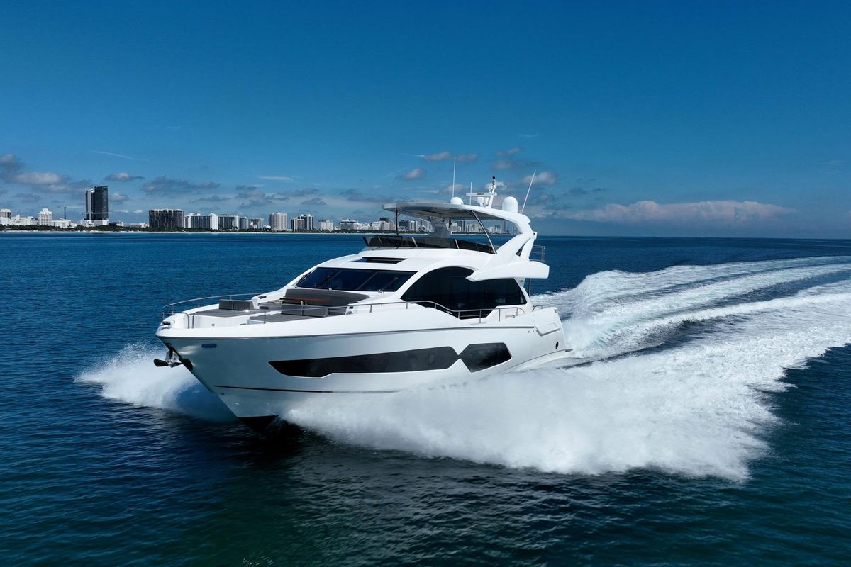 2018 Sunseeker 76 