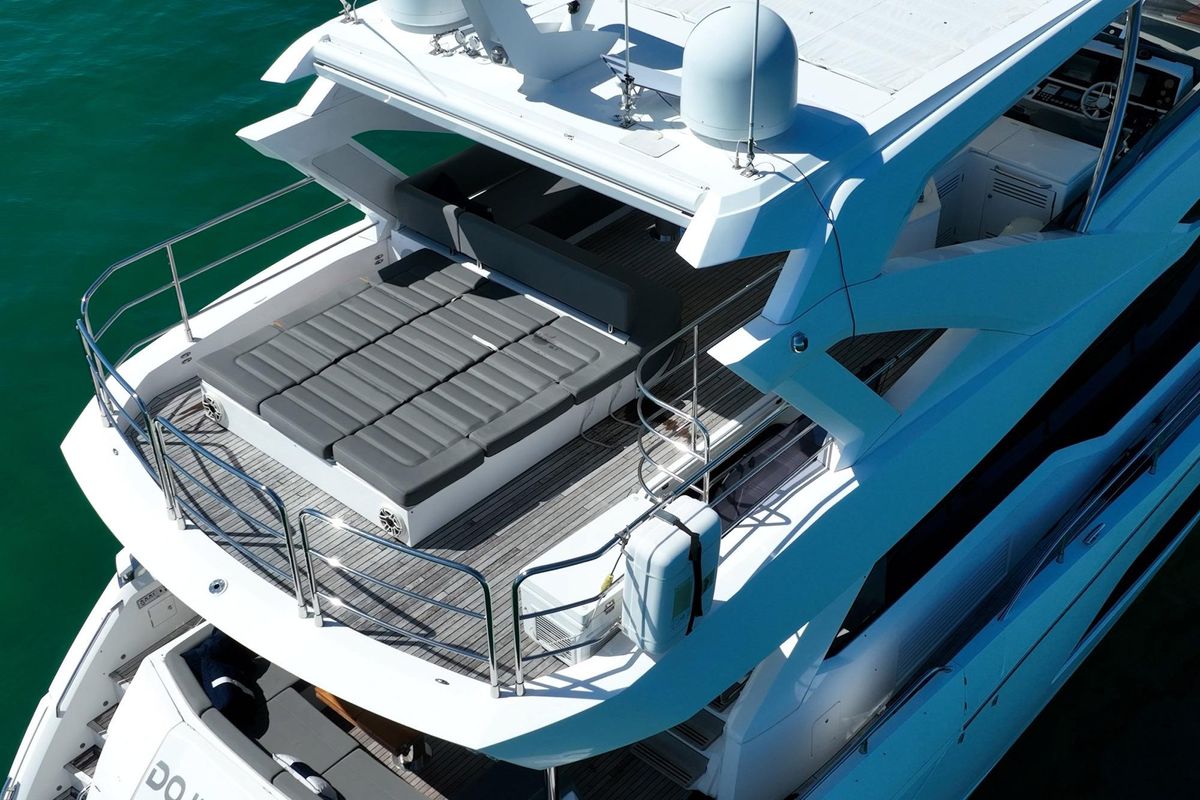 2018 Sunseeker 76 