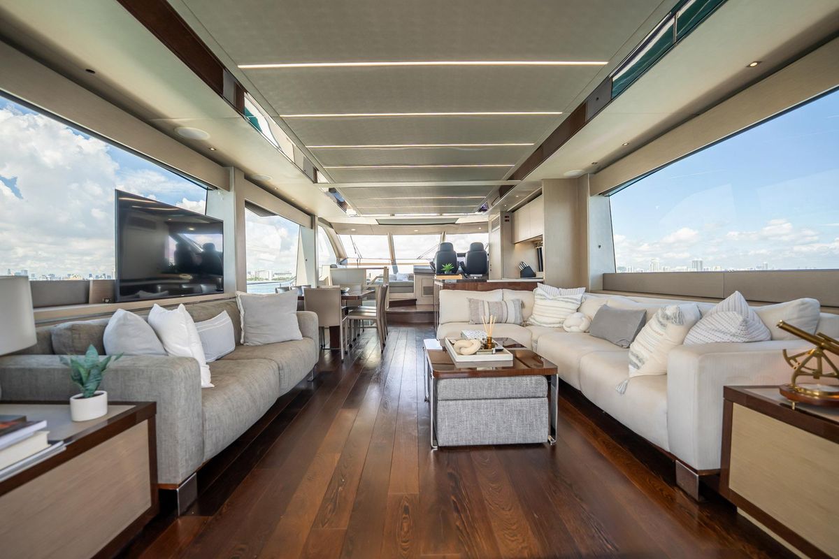 2018 Sunseeker 76 