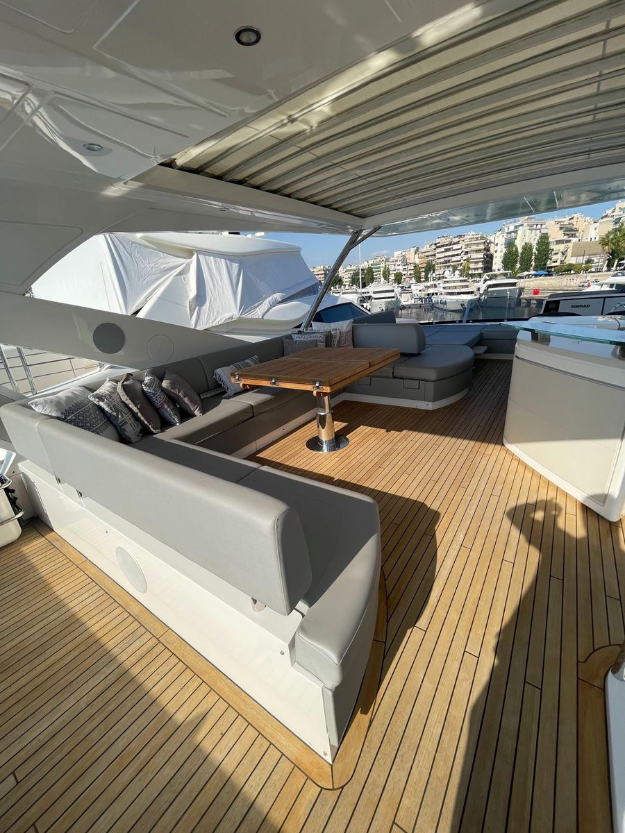 2019 Sunseeker 77 