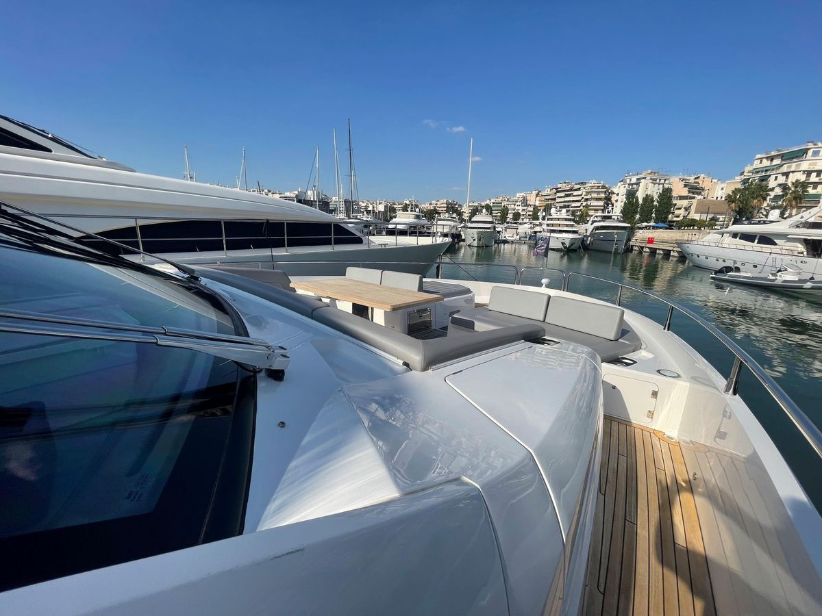 2019 Sunseeker 77 