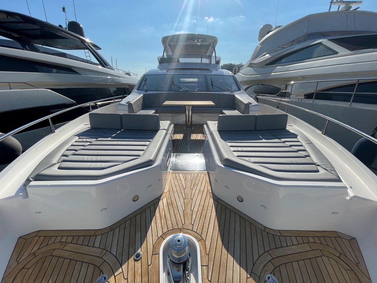 2019 Sunseeker 77 