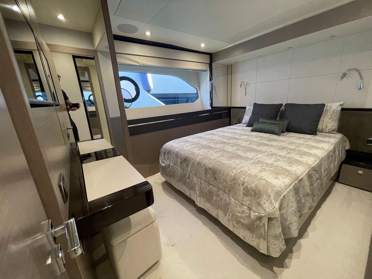 2019 Sunseeker 77 