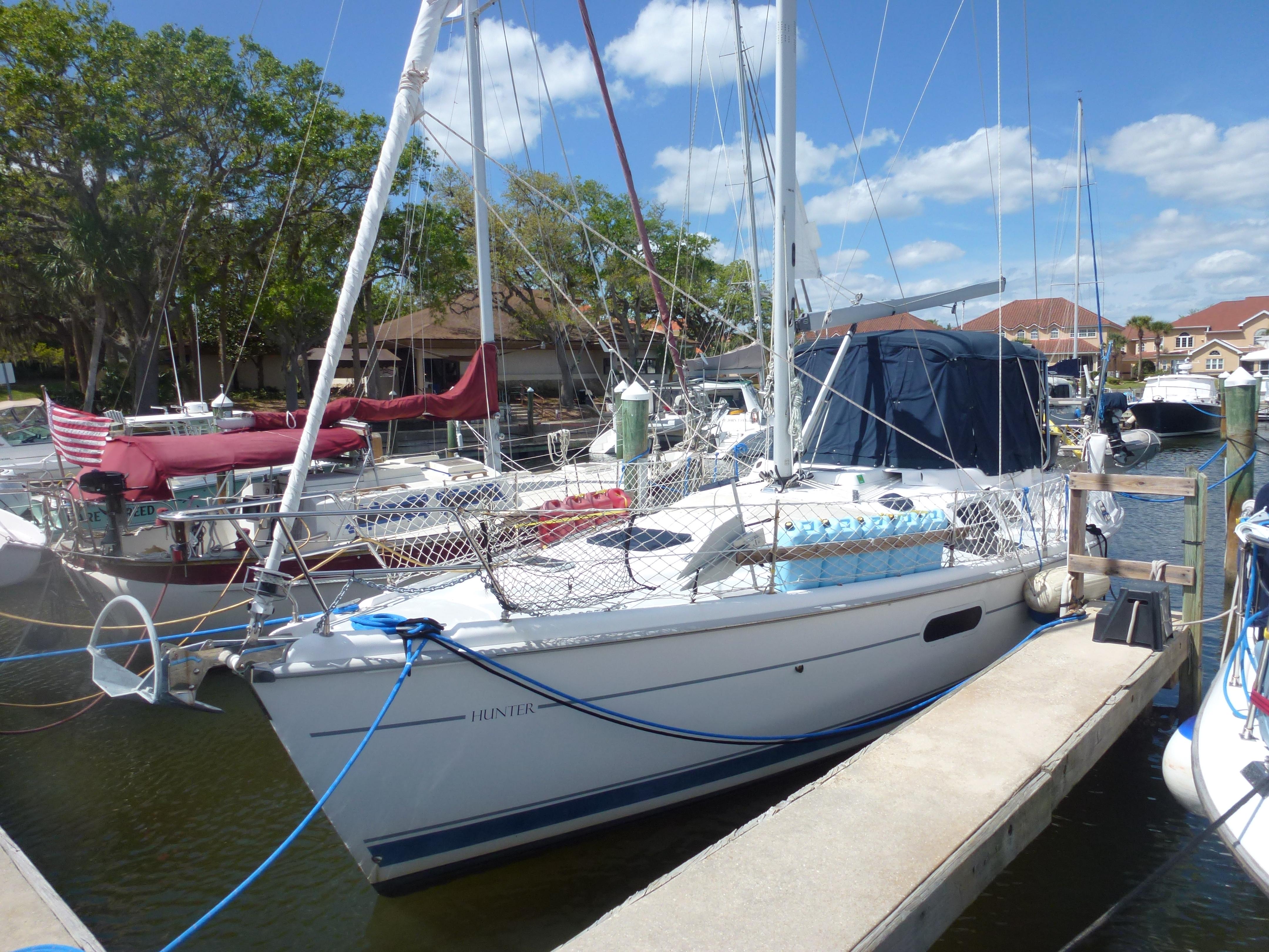 2001 Hunter Passage 420 Center Cockpit Segelboote Kaufen - YachtWorld