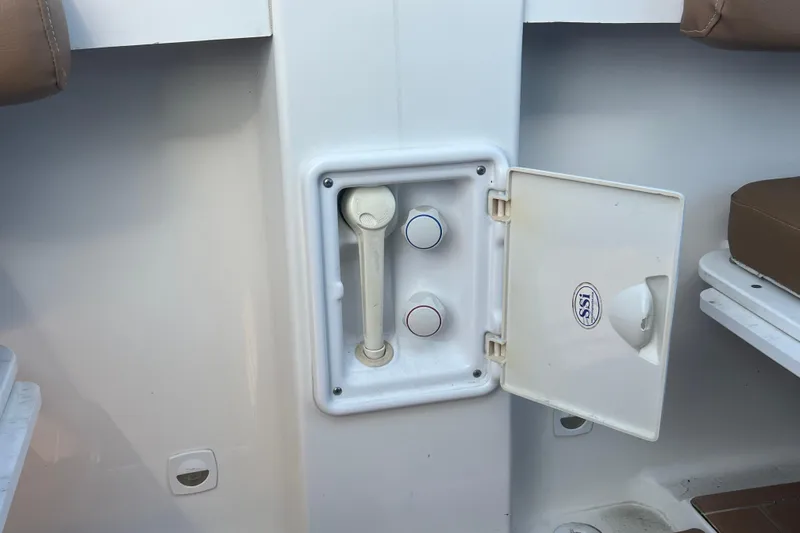 Indigo Yacht Photos Pics 2005 Back Cove 29 boat shower compartment with open door and controls.