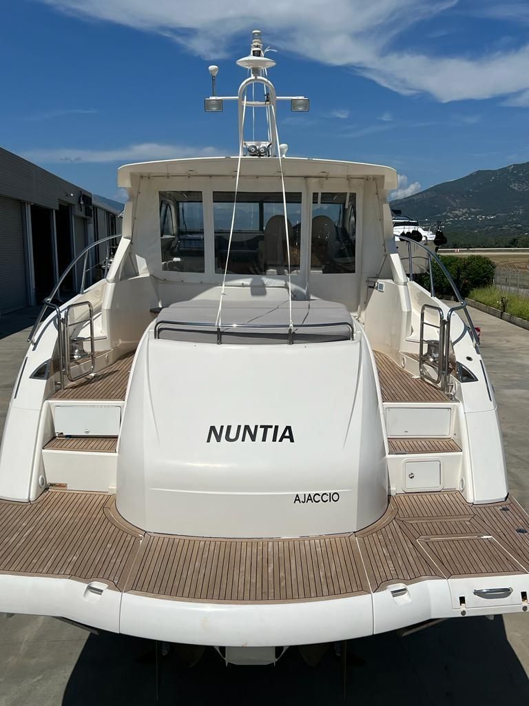 2008 Windy 52 