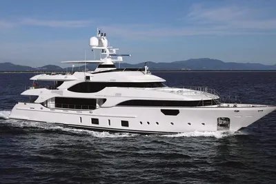 Benetti 140