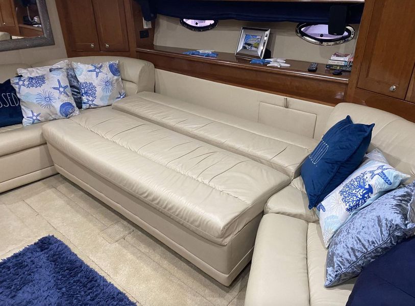 2004 Cruisers Yachts 540 Express