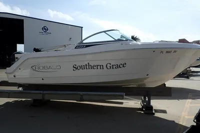 Robalo R227 Dual Console
