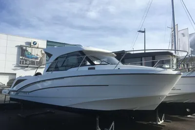 2019 Beneteau Antares 8