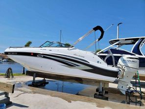 Hurricane SunDeck 2486 OB