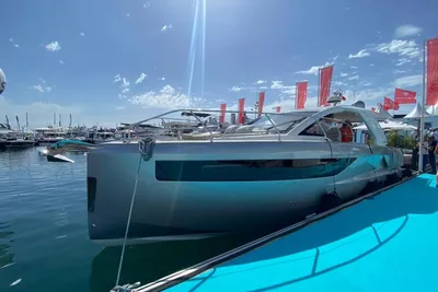 2025 Jeanneau DB 43