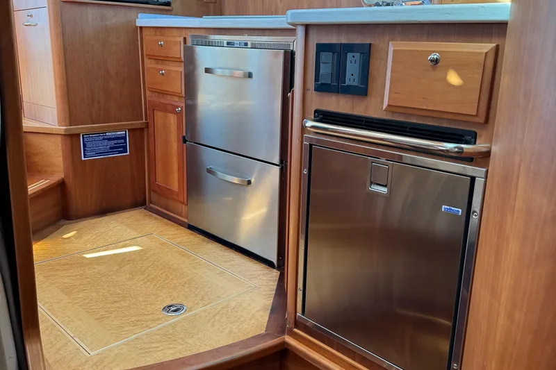 Kokomo Yacht Photos Pics 