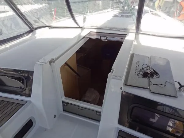 Aita Pea Pea III Yacht Photos Pics Beneteau Oceanis 46.1 cockpit view, showcasing open hatch and deck details, 2020 model.