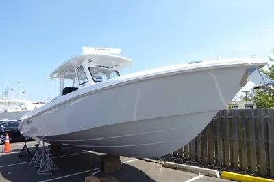 Everglades 335 Center Console