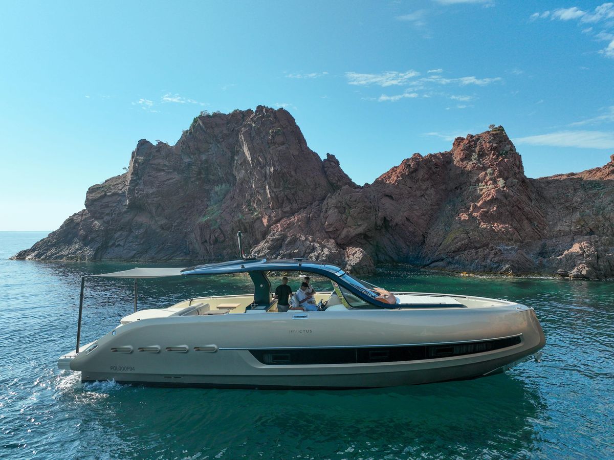 2020 Invictus 46 