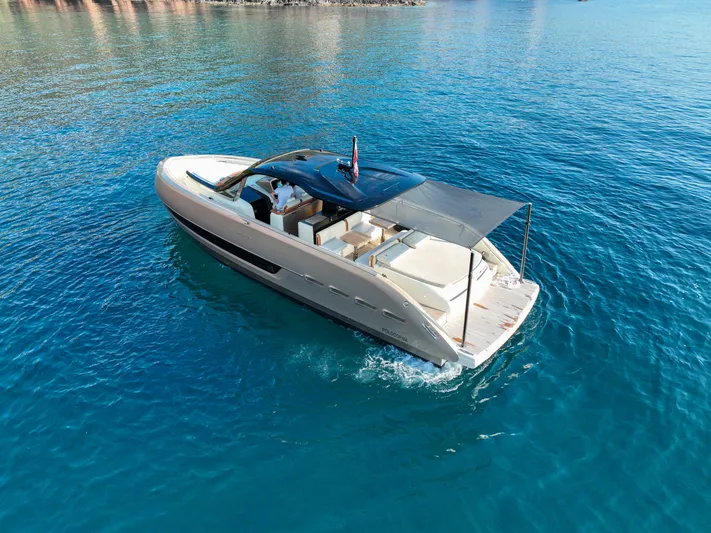  Yacht Photos Pics Invictus TT460 yacht cruising on clear blue water, 2020 model.