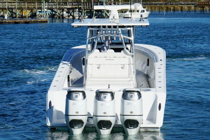  Yacht Photos Pics 2024 SeaHunter 39 Tournament boat with triple 350 engines on the water.