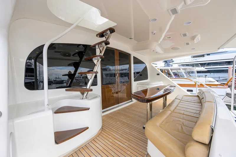 Speculator Yacht Photos Pics Viking 92 SPECULATOR - Fly Bridge Aft Deck