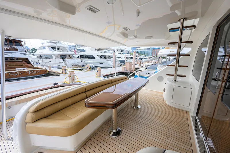 Speculator Yacht Photos Pics Viking 92 SPECULATOR - Fly Bridge Aft Deck