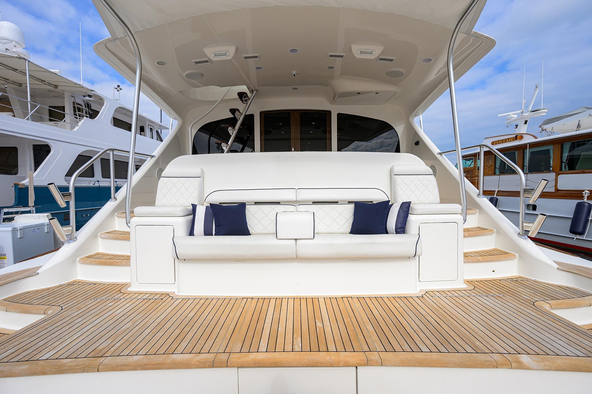 Yacht Photo 28