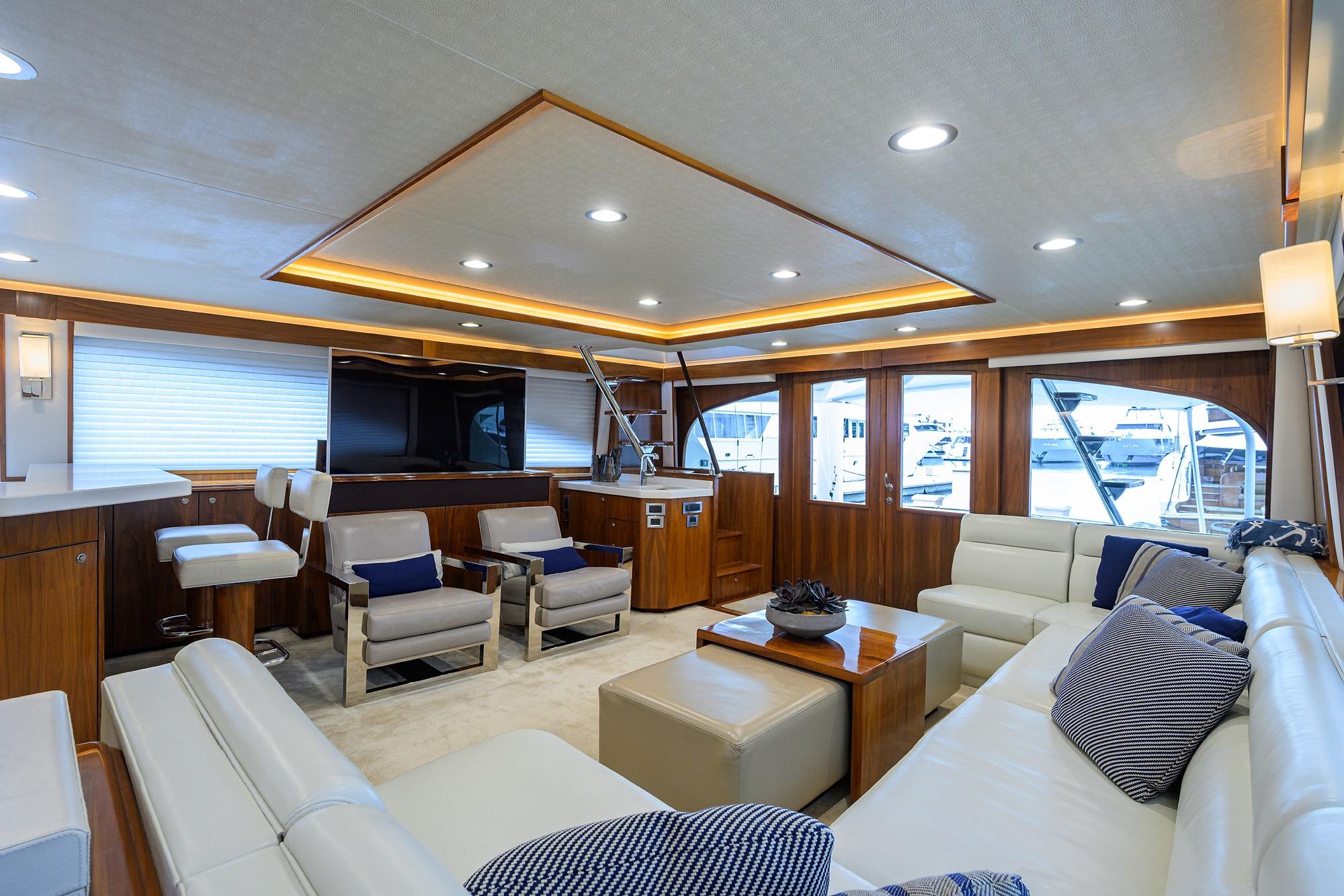 Yacht Photo 32