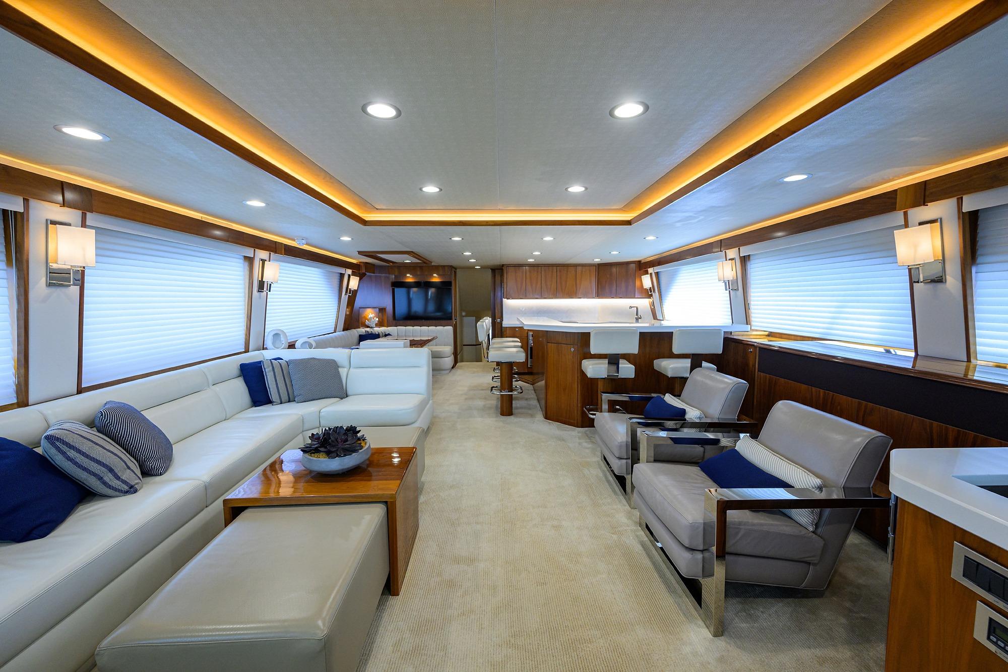 Yacht Photo 34