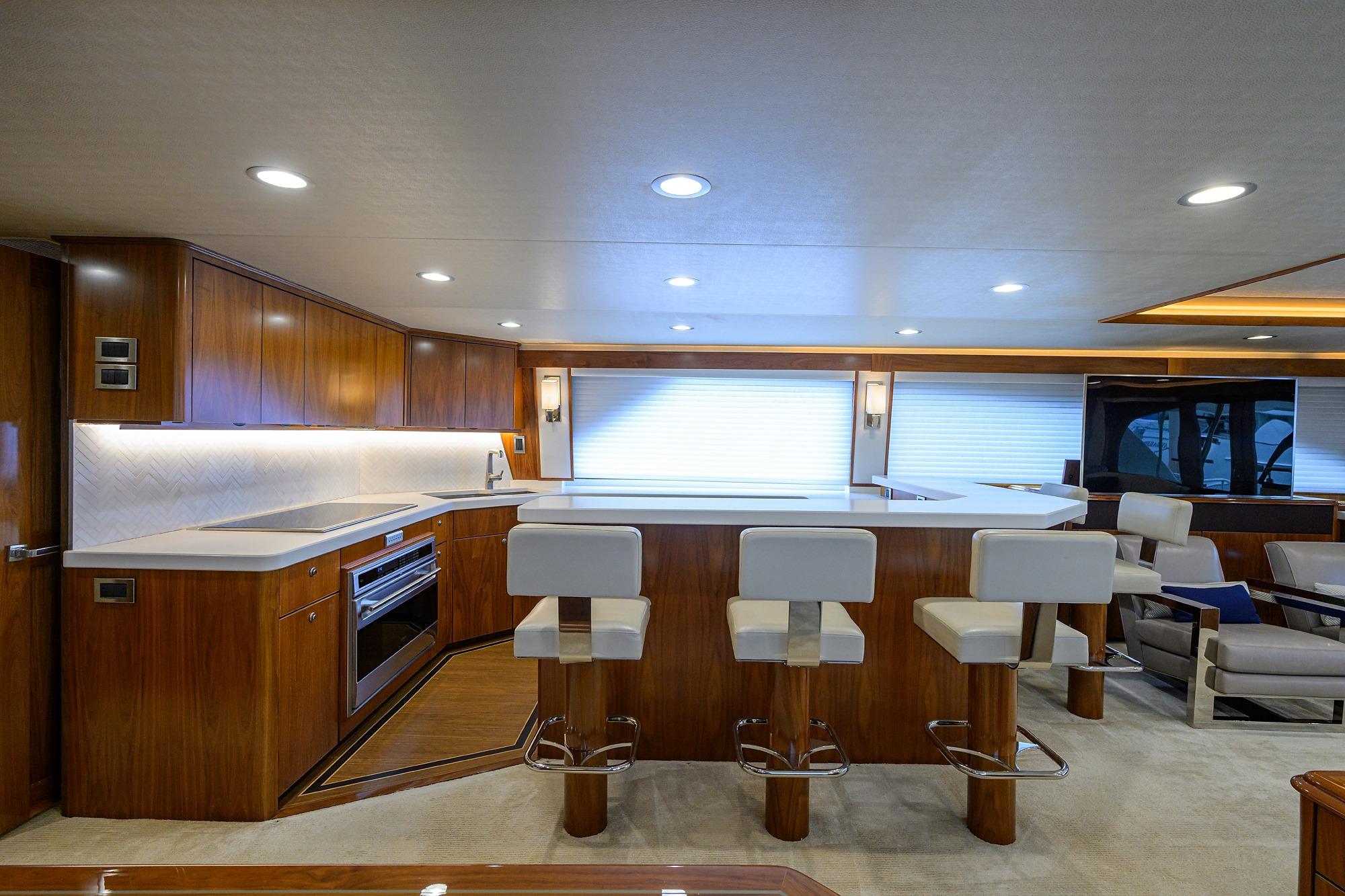 Yacht Photo 38