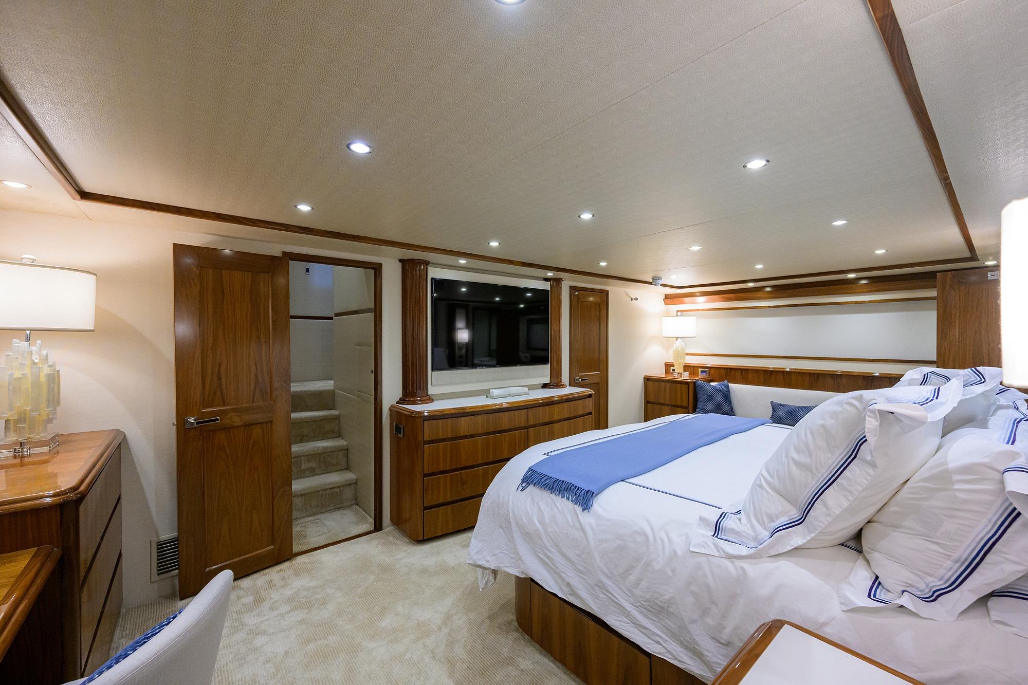 Yacht Photo 46