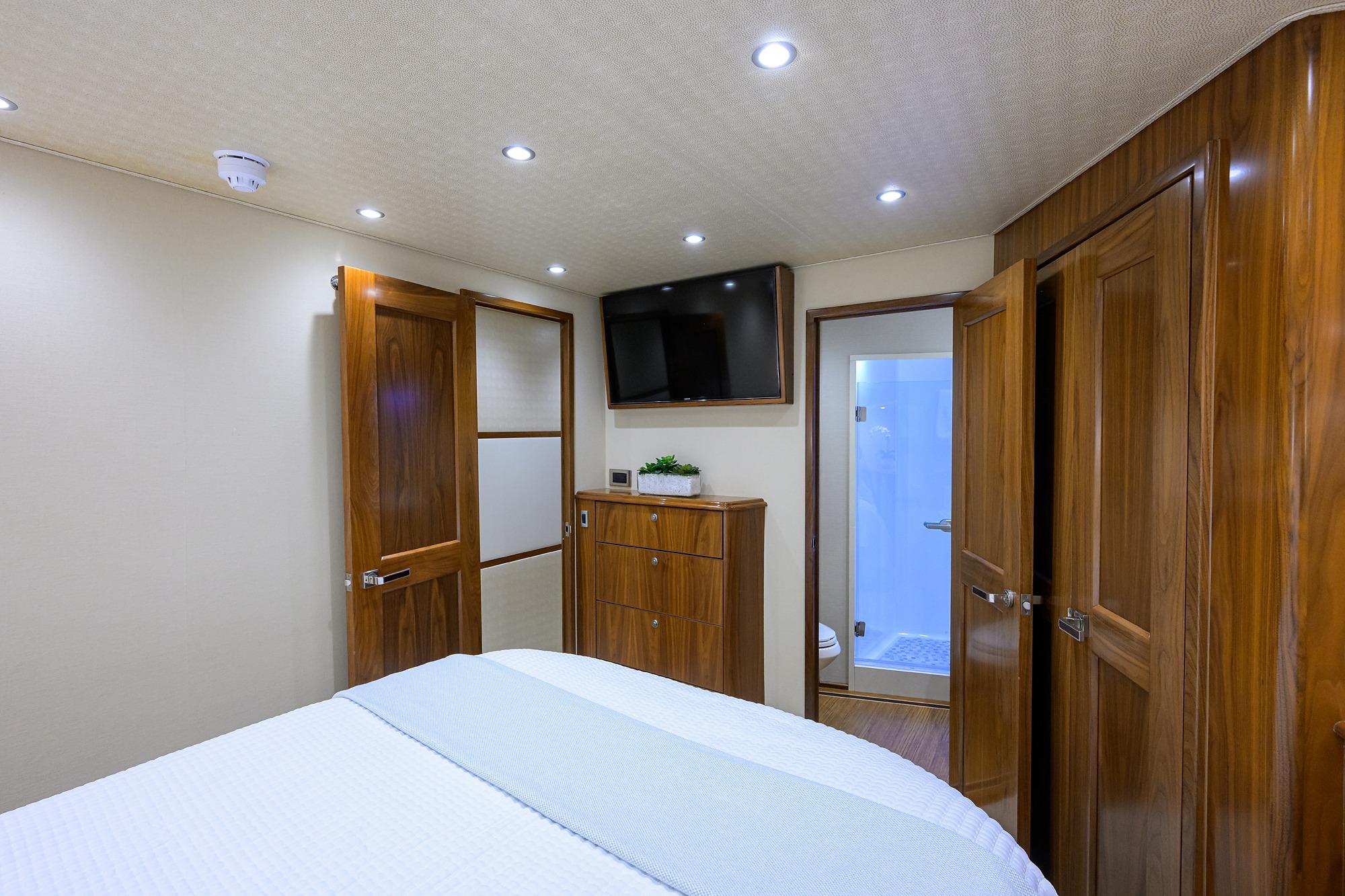 Yacht Photo 62