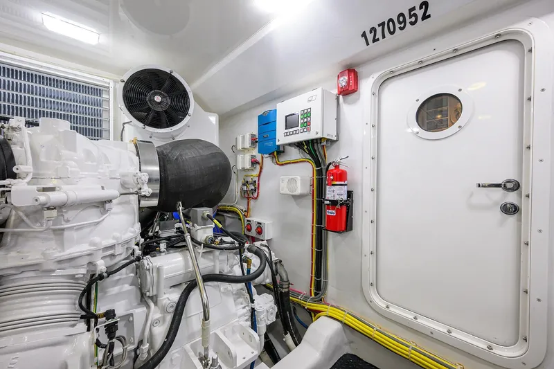 Speculator Yacht Photos Pics Viking 92 SPECULATOR - Engine Room