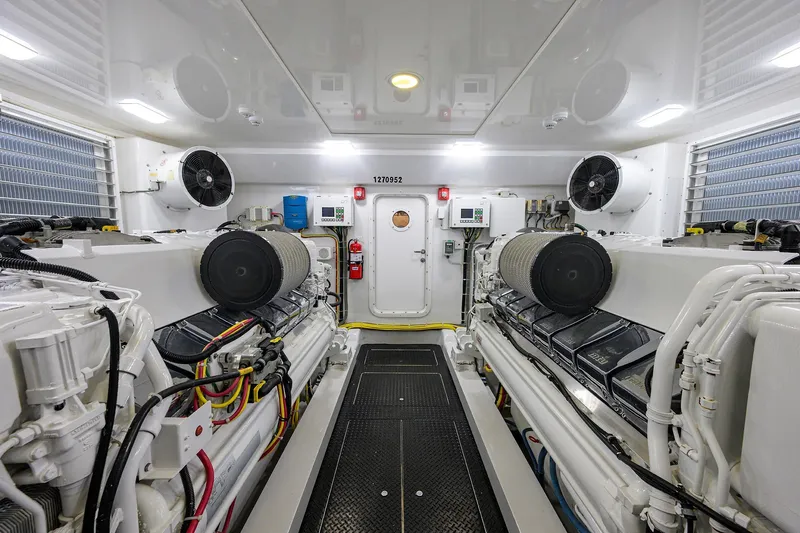 Speculator Yacht Photos Pics Viking 92 SPECULATOR - Engine Room