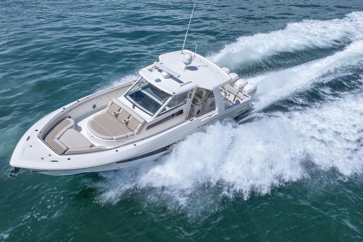 2018 Boston Whaler 42 
